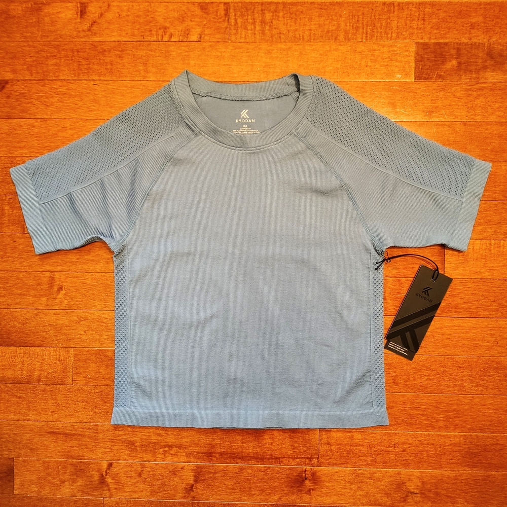 NWT Kyodan Seamless Blue Heaven Short Sleeve Tee - Perforated M & L